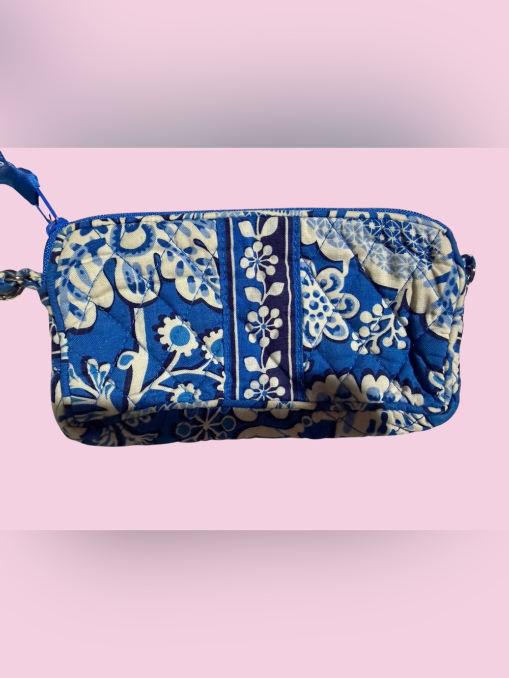 🎀VERA BRADLEY🎀Blue Floral Quilted Wristlet/Zip Pouch🎀NWOT🎀Chic🎀